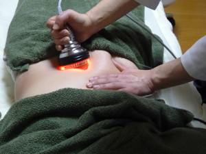 ウエスト、下腹部をキャビテーションで脂肪、セルライト対策