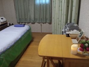 オイルマッサージの室内